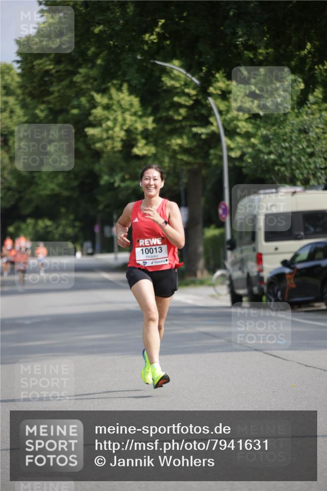 15.06.2025 - REWE Women's Run Jannik Wohlers http://msf.ph/oto/7941631 15.06.2025 08:46:14 Laufen 10013 meine-sportfotos.de
