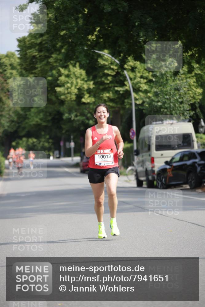 15.06.2025 - REWE Women's Run Jannik Wohlers http://msf.ph/oto/7941651 15.06.2025 08:46:14 Laufen 10013 meine-sportfotos.de