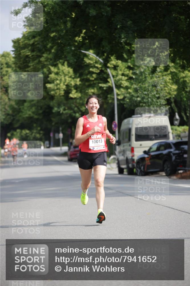15.06.2025 - REWE Women's Run Jannik Wohlers http://msf.ph/oto/7941652 15.06.2025 08:46:15 Laufen 10013 meine-sportfotos.de
