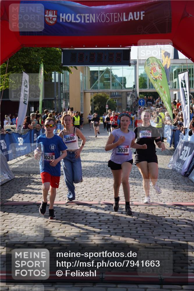 13.06.2025 - Holstenköstenlauf Felixshl http://msf.ph/oto/7941663 13.06.2025 18:07:37 Laufen 2699, 2860, 2913, 2993, 3020, 3039, 3678, 3680 meine-sportfotos.de