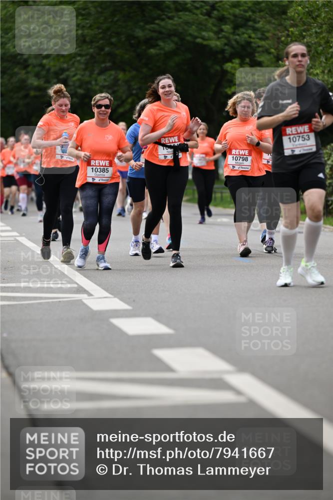 15.06.2025 - REWE Women's Run Dr. Thomas Lammeyer http://msf.ph/oto/7941667 15.06.2025 09:21:23 Laufen 10385, 10798, 10753 meine-sportfotos.de