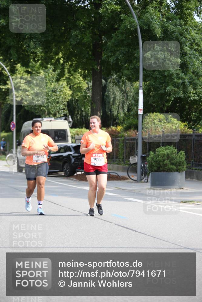 15.06.2025 - REWE Women's Run Jannik Wohlers http://msf.ph/oto/7941671 15.06.2025 09:59:22 Laufen 10192, 10557 meine-sportfotos.de