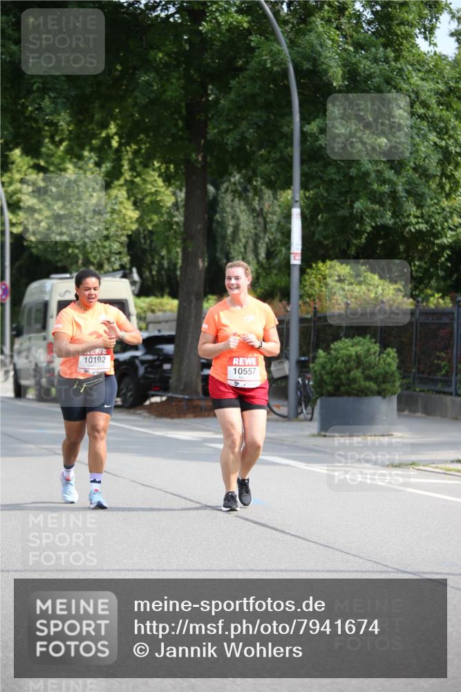 15.06.2025 - REWE Women's Run Jannik Wohlers http://msf.ph/oto/7941674 15.06.2025 09:59:23 Laufen 10192, 10557 meine-sportfotos.de