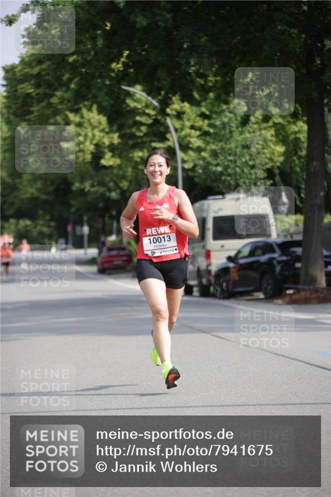 15.06.2025 - REWE Women's Run Jannik Wohlers http://msf.ph/oto/7941675 15.06.2025 08:46:15 Laufen 10013 meine-sportfotos.de