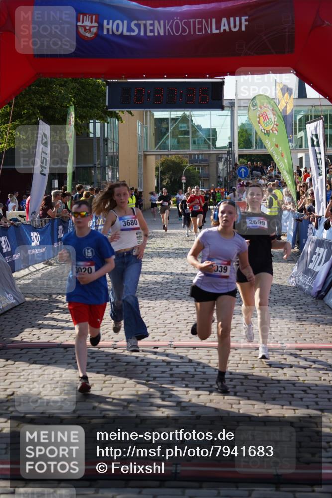 13.06.2025 - Holstenköstenlauf Felixshl http://msf.ph/oto/7941683 13.06.2025 18:07:37 Laufen 2699, 2860, 2913, 2993, 3020, 3039, 3678, 3680 meine-sportfotos.de