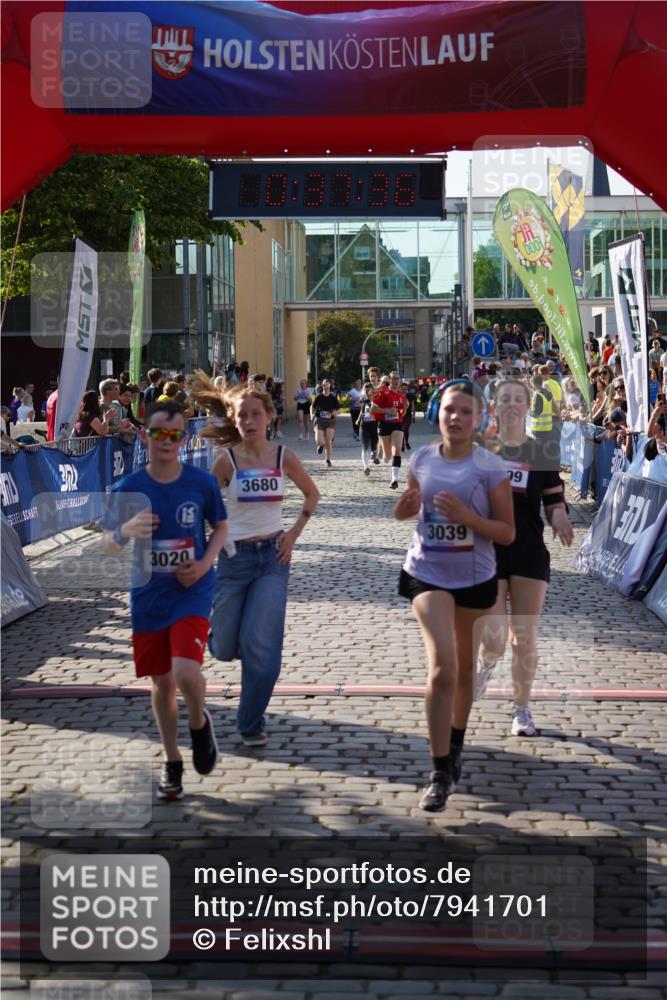 13.06.2025 - Holstenköstenlauf Felixshl http://msf.ph/oto/7941701 13.06.2025 18:07:37 Laufen 2699, 2860, 2913, 2993, 3020, 3039, 3678, 3680 meine-sportfotos.de