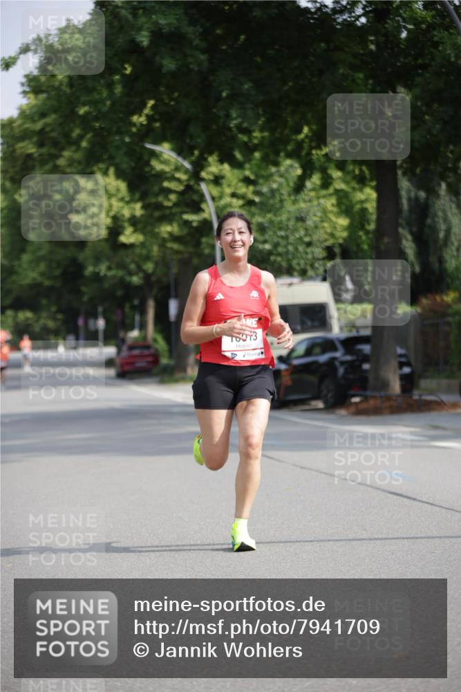 15.06.2025 - REWE Women's Run Jannik Wohlers http://msf.ph/oto/7941709 15.06.2025 08:46:15 Laufen 16013 meine-sportfotos.de