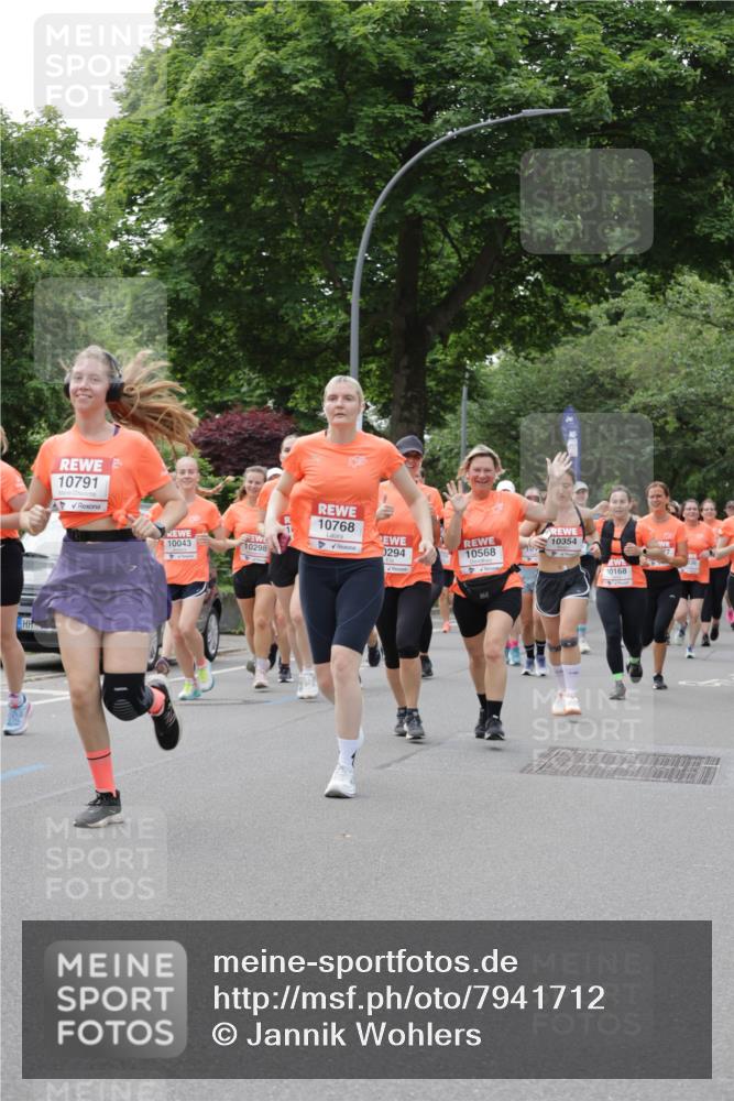 15.06.2025 - REWE Women's Run Jannik Wohlers http://msf.ph/oto/7941712 15.06.2025 08:28:24 Laufen 10791, 10043, 10298, 10768, 10354, 0294, 10568, 10168 meine-sportfotos.de