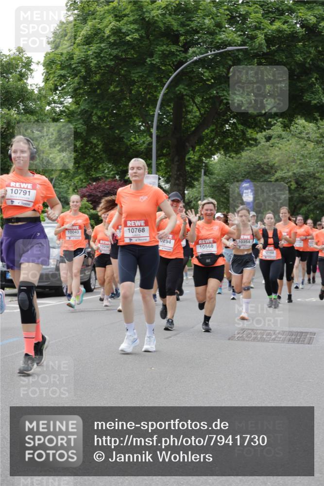 15.06.2025 - REWE Women's Run Jannik Wohlers http://msf.ph/oto/7941730 15.06.2025 08:28:24 Laufen 10791, 10043, 10298, 10768, 0294, 10354, 10568, 10168 meine-sportfotos.de