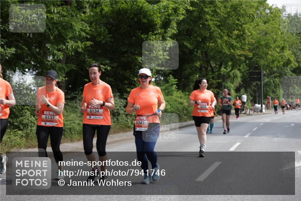 15.06.2025 - REWE Women's Run Jannik Wohlers http://msf.ph/oto/7941746 15.06.2025 10:15:38 Laufen 5137, 5134, 5343, 5002 meine-sportfotos.de