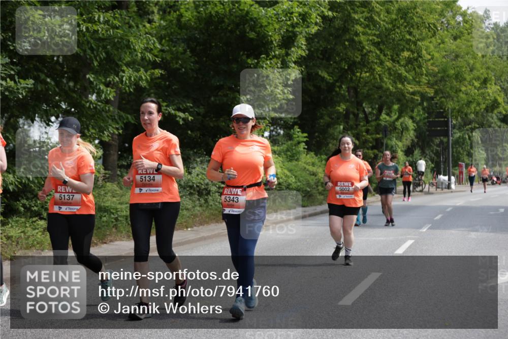 15.06.2025 - REWE Women's Run Jannik Wohlers http://msf.ph/oto/7941760 15.06.2025 10:15:38 Laufen 5137, 5134, 5343, 5002 meine-sportfotos.de