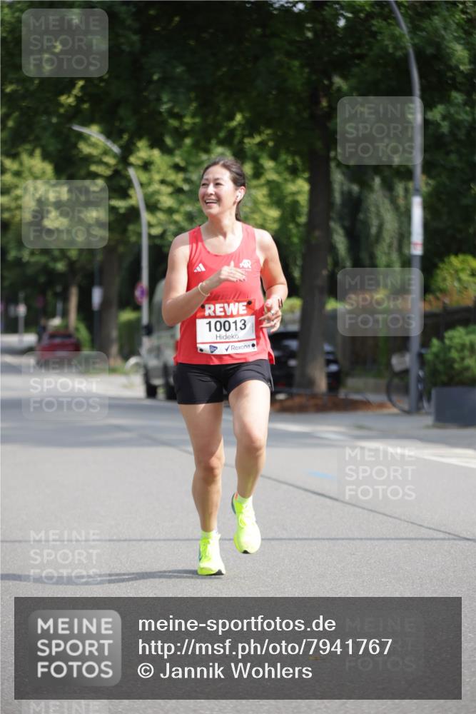 15.06.2025 - REWE Women's Run Jannik Wohlers http://msf.ph/oto/7941767 15.06.2025 08:46:16 Laufen 10013 meine-sportfotos.de