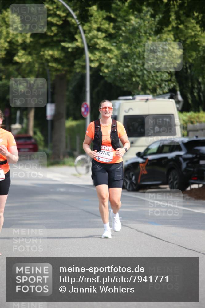 15.06.2025 - REWE Women's Run Jannik Wohlers http://msf.ph/oto/7941771 15.06.2025 09:59:34 Laufen 0782 meine-sportfotos.de