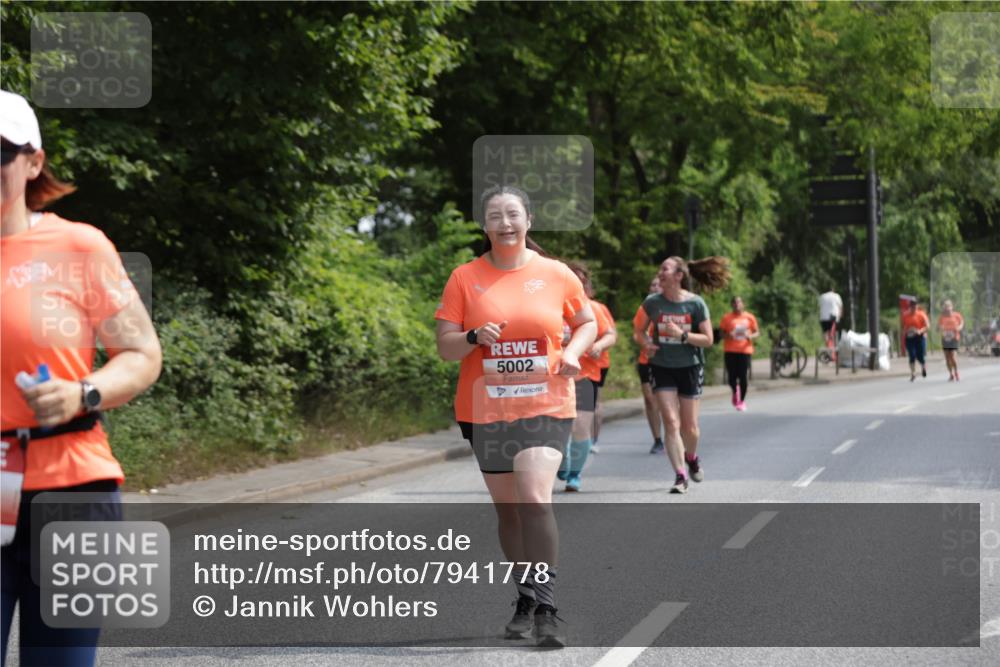 15.06.2025 - REWE Women's Run Jannik Wohlers http://msf.ph/oto/7941778 15.06.2025 10:15:39 Laufen 5002 meine-sportfotos.de