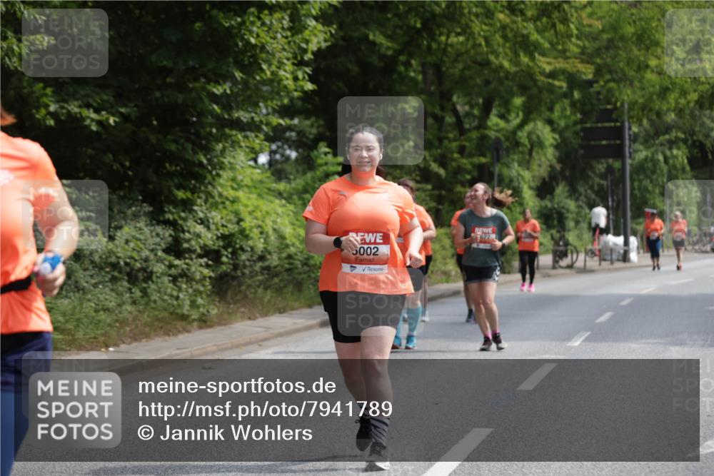 15.06.2025 - REWE Women's Run Jannik Wohlers http://msf.ph/oto/7941789 15.06.2025 10:15:39 Laufen 5002, 7677 meine-sportfotos.de