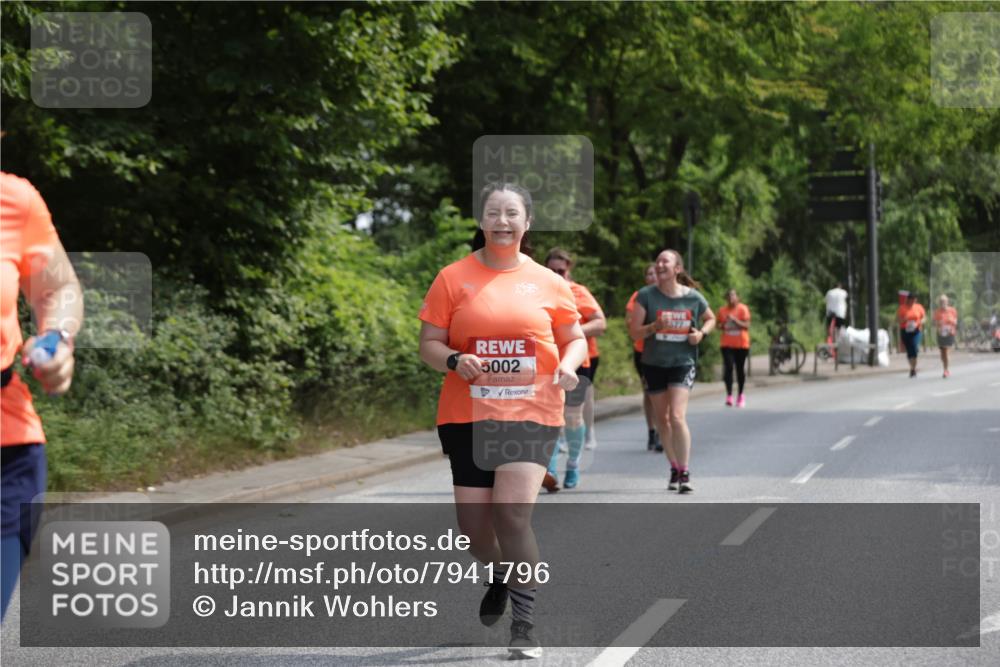 15.06.2025 - REWE Women's Run Jannik Wohlers http://msf.ph/oto/7941796 15.06.2025 10:15:39 Laufen 5002, 877 meine-sportfotos.de