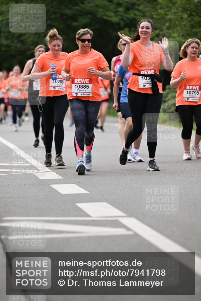 15.06.2025 - REWE Women's Run Dr. Thomas Lammeyer http://msf.ph/oto/7941798 15.06.2025 09:21:25 Laufen 0288, 10385, 103, 10798 meine-sportfotos.de