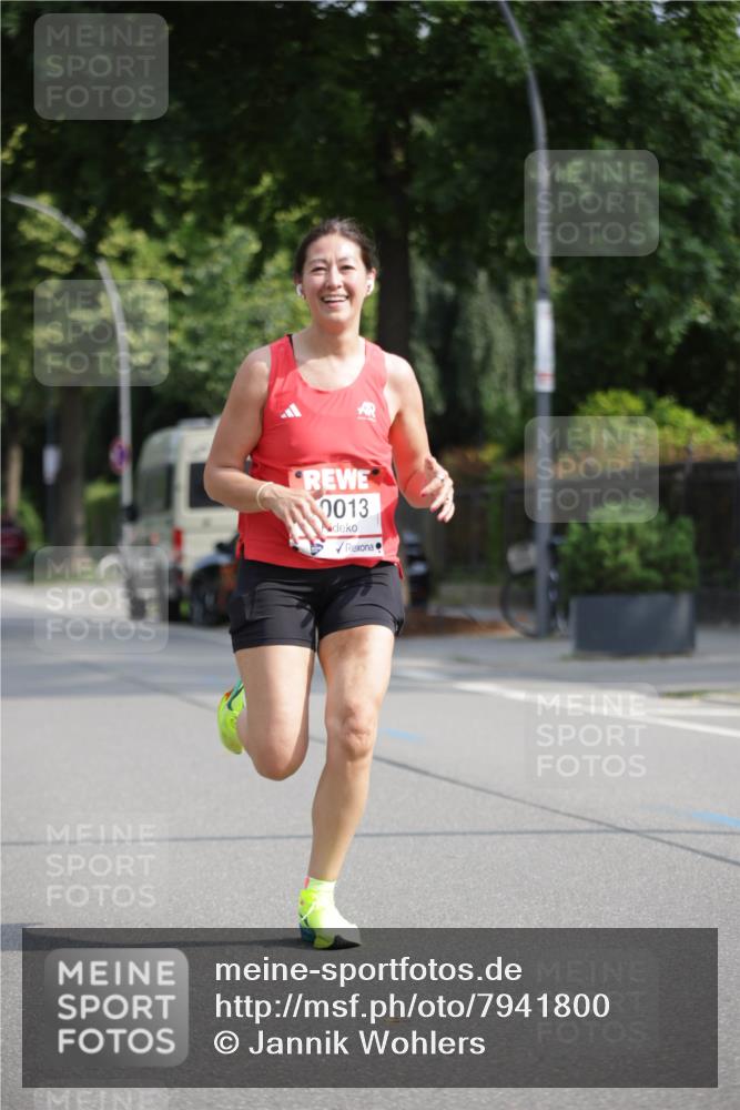 15.06.2025 - REWE Women's Run Jannik Wohlers http://msf.ph/oto/7941800 15.06.2025 08:46:16 Laufen 0013 meine-sportfotos.de