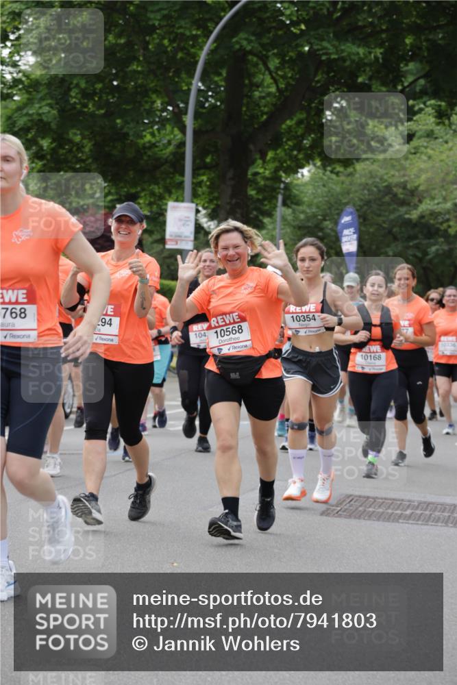 15.06.2025 - REWE Women's Run Jannik Wohlers http://msf.ph/oto/7941803 15.06.2025 08:28:25 Laufen 768, 94, 104, 10568, 103541, 10168, 10336 meine-sportfotos.de