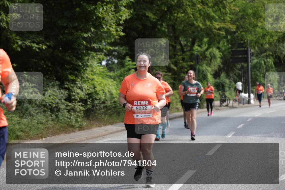 15.06.2025 - REWE Women's Run Jannik Wohlers http://msf.ph/oto/7941804 15.06.2025 10:15:39 Laufen 5002, 327 meine-sportfotos.de