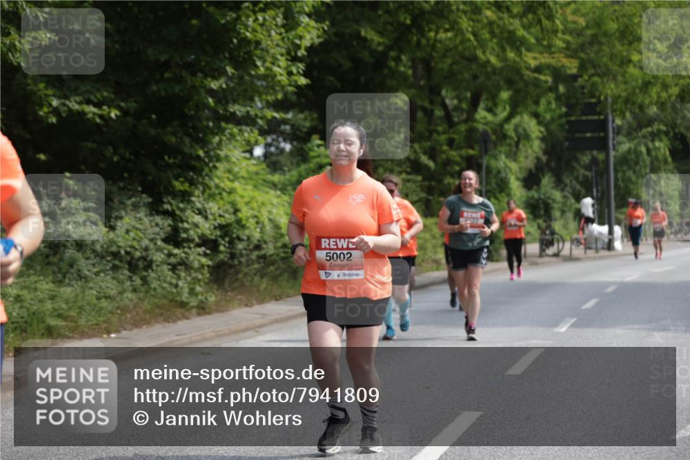 15.06.2025 - REWE Women's Run Jannik Wohlers http://msf.ph/oto/7941809 15.06.2025 10:15:40 Laufen 5002 meine-sportfotos.de