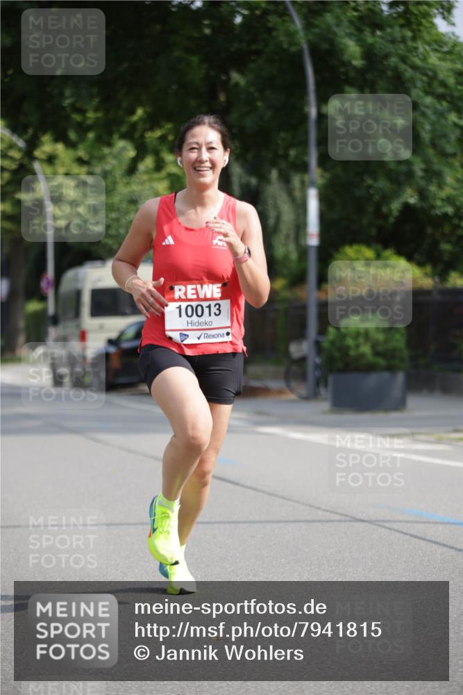15.06.2025 - REWE Women's Run Jannik Wohlers http://msf.ph/oto/7941815 15.06.2025 08:46:16 Laufen 10013 meine-sportfotos.de