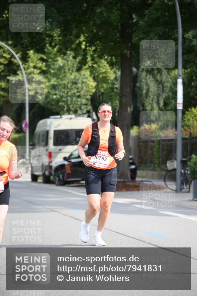 15.06.2025 - REWE Women's Run Jannik Wohlers http://msf.ph/oto/7941831 15.06.2025 09:59:36 Laufen 10782 meine-sportfotos.de