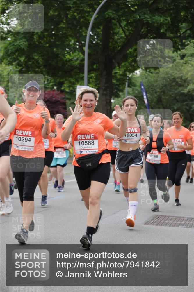 15.06.2025 - REWE Women's Run Jannik Wohlers http://msf.ph/oto/7941842 15.06.2025 08:28:25 Laufen 10294, 62, 10178, 10568, 104, 0354, 07, 10168 meine-sportfotos.de