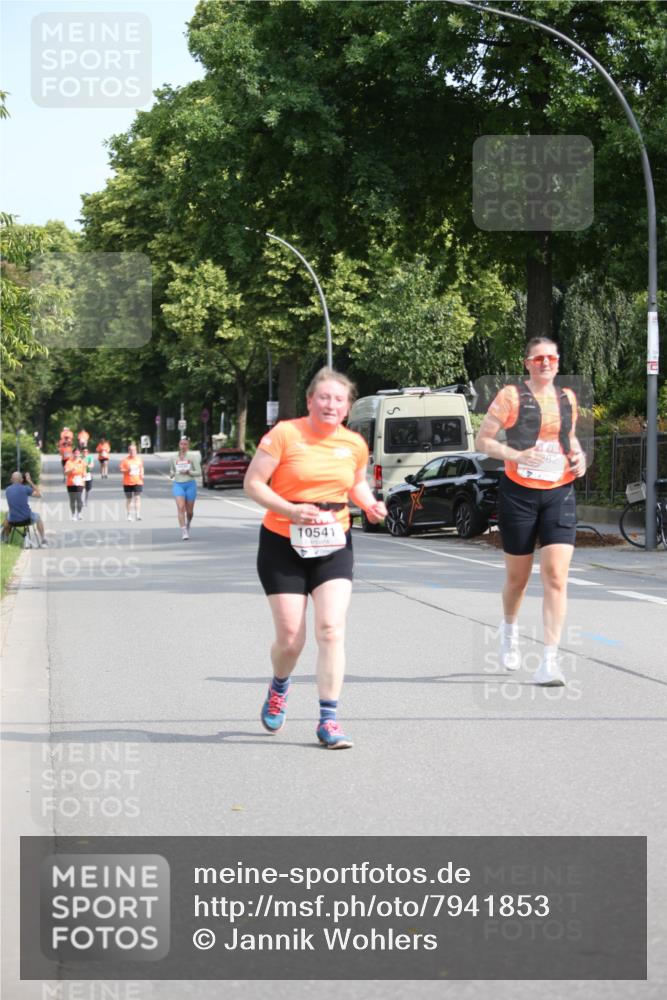 15.06.2025 - REWE Women's Run Jannik Wohlers http://msf.ph/oto/7941853 15.06.2025 09:59:37 Laufen 10541 meine-sportfotos.de