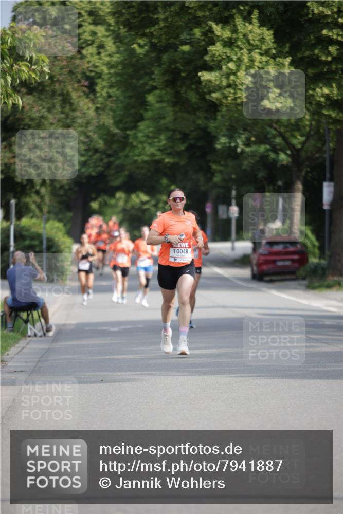 15.06.2025 - REWE Women's Run Jannik Wohlers http://msf.ph/oto/7941887 15.06.2025 08:46:30 Laufen 10048 meine-sportfotos.de