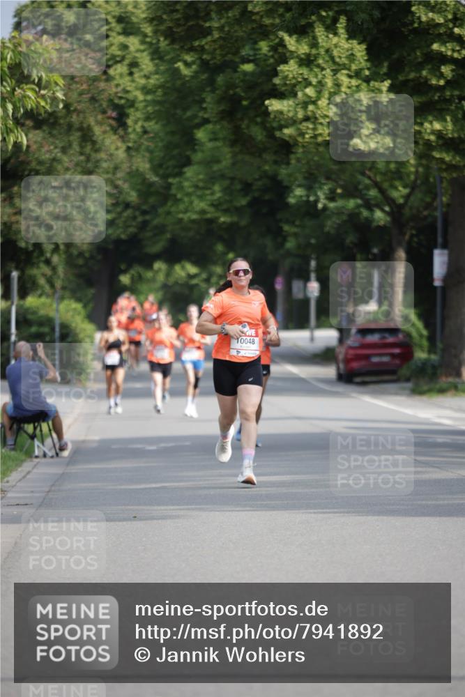 15.06.2025 - REWE Women's Run Jannik Wohlers http://msf.ph/oto/7941892 15.06.2025 08:46:31 Laufen 10048 meine-sportfotos.de