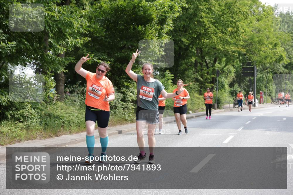 15.06.2025 - REWE Women's Run Jannik Wohlers http://msf.ph/oto/7941893 15.06.2025 10:15:44 Laufen 5678, 5677, 5366 meine-sportfotos.de