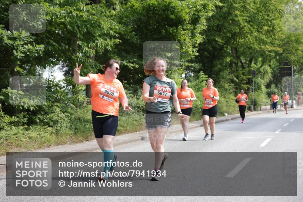 15.06.2025 - REWE Women's Run Jannik Wohlers http://msf.ph/oto/7941934 15.06.2025 10:15:44 Laufen 5678, 5677, 5366, 5413 meine-sportfotos.de