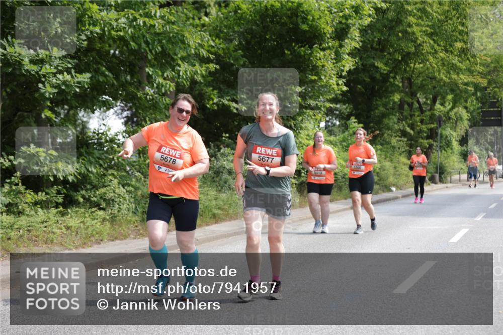 15.06.2025 - REWE Women's Run Jannik Wohlers http://msf.ph/oto/7941957 15.06.2025 10:15:44 Laufen 5678, 5677, 5366, 5413 meine-sportfotos.de