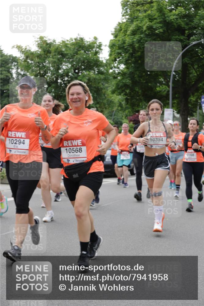 15.06.2025 - REWE Women's Run Jannik Wohlers http://msf.ph/oto/7941958 15.06.2025 08:28:27 Laufen 10294, 10568, 1043, 10354, 0172, 0168 meine-sportfotos.de