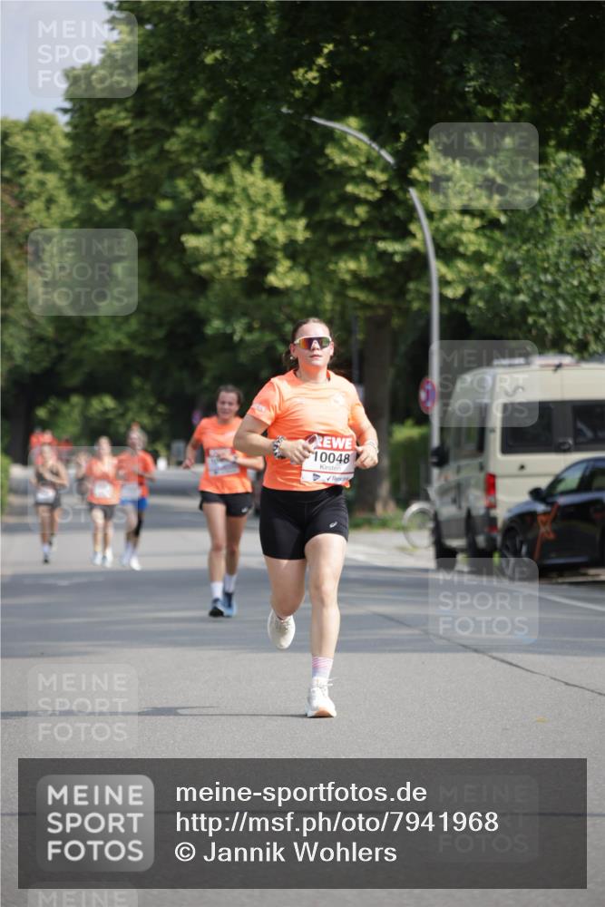 15.06.2025 - REWE Women's Run Jannik Wohlers http://msf.ph/oto/7941968 15.06.2025 08:46:34 Laufen 10048 meine-sportfotos.de