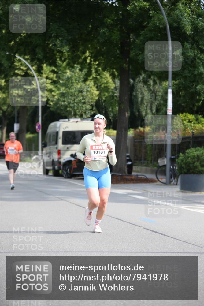 15.06.2025 - REWE Women's Run Jannik Wohlers http://msf.ph/oto/7941978 15.06.2025 09:59:48 Laufen 10181 meine-sportfotos.de