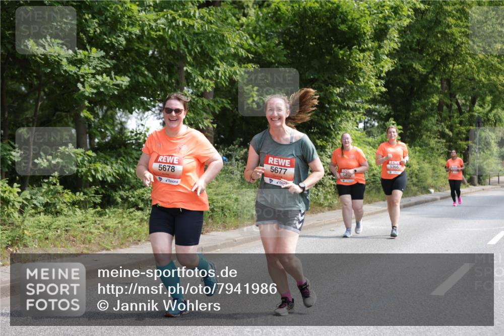 15.06.2025 - REWE Women's Run Jannik Wohlers http://msf.ph/oto/7941986 15.06.2025 10:15:45 Laufen 5678, 5677, 5366 meine-sportfotos.de