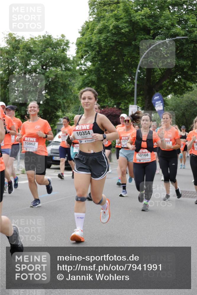 15.06.2025 - REWE Women's Run Jannik Wohlers http://msf.ph/oto/7941991 15.06.2025 08:28:27 Laufen 10862, 11383, 10354, 1017, 277, 10168 meine-sportfotos.de
