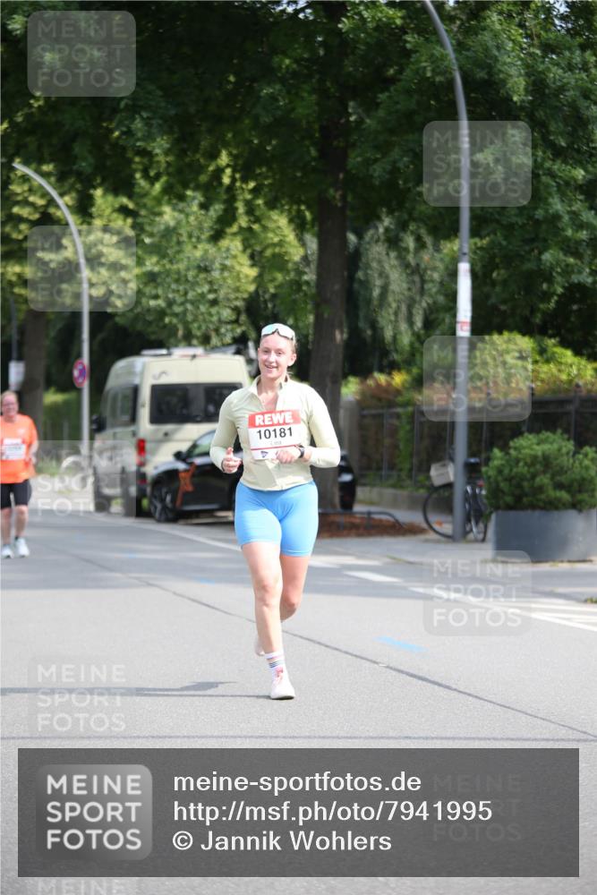 15.06.2025 - REWE Women's Run Jannik Wohlers http://msf.ph/oto/7941995 15.06.2025 09:59:48 Laufen 10181 meine-sportfotos.de