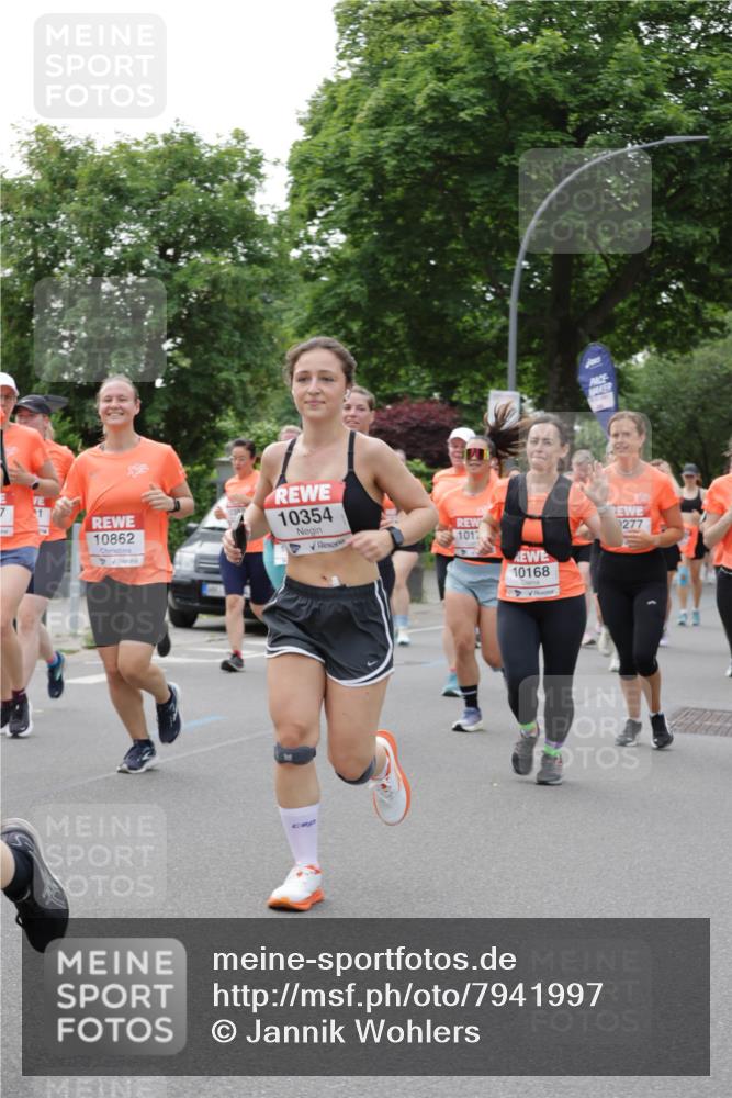 15.06.2025 - REWE Women's Run Jannik Wohlers http://msf.ph/oto/7941997 15.06.2025 08:28:27 Laufen 7, 1, 10862, 10354, 1017, 10168, 277 meine-sportfotos.de