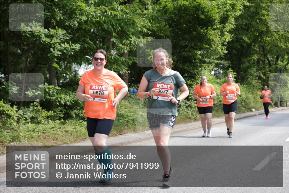 15.06.2025 - REWE Women's Run Jannik Wohlers http://msf.ph/oto/7941999 15.06.2025 10:15:45 Laufen 5678, 5677, 5413, 5366 meine-sportfotos.de