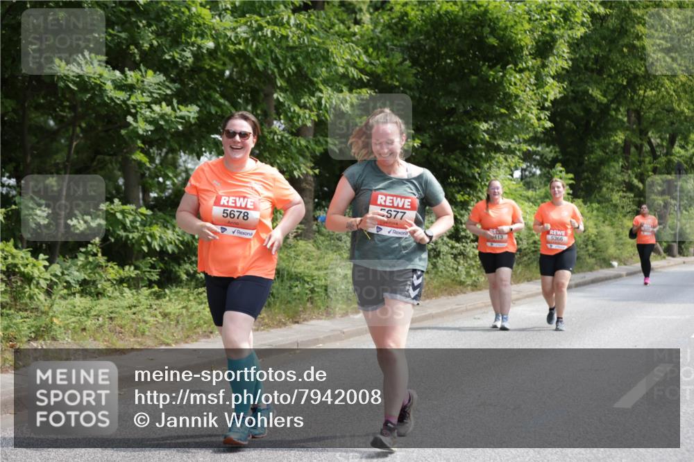 15.06.2025 - REWE Women's Run Jannik Wohlers http://msf.ph/oto/7942008 15.06.2025 10:15:45 Laufen 5678, 5677, 5413, 5366 meine-sportfotos.de
