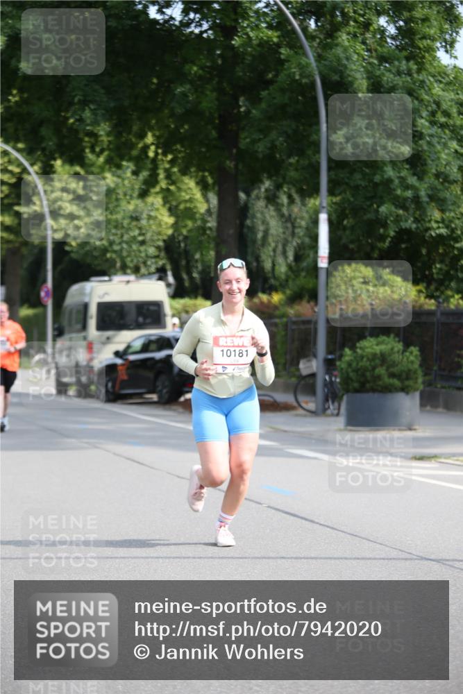 15.06.2025 - REWE Women's Run Jannik Wohlers http://msf.ph/oto/7942020 15.06.2025 09:59:49 Laufen 10181 meine-sportfotos.de