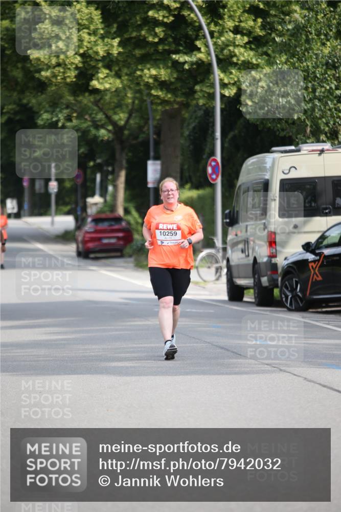 15.06.2025 - REWE Women's Run Jannik Wohlers http://msf.ph/oto/7942032 15.06.2025 09:59:50 Laufen 10259 meine-sportfotos.de