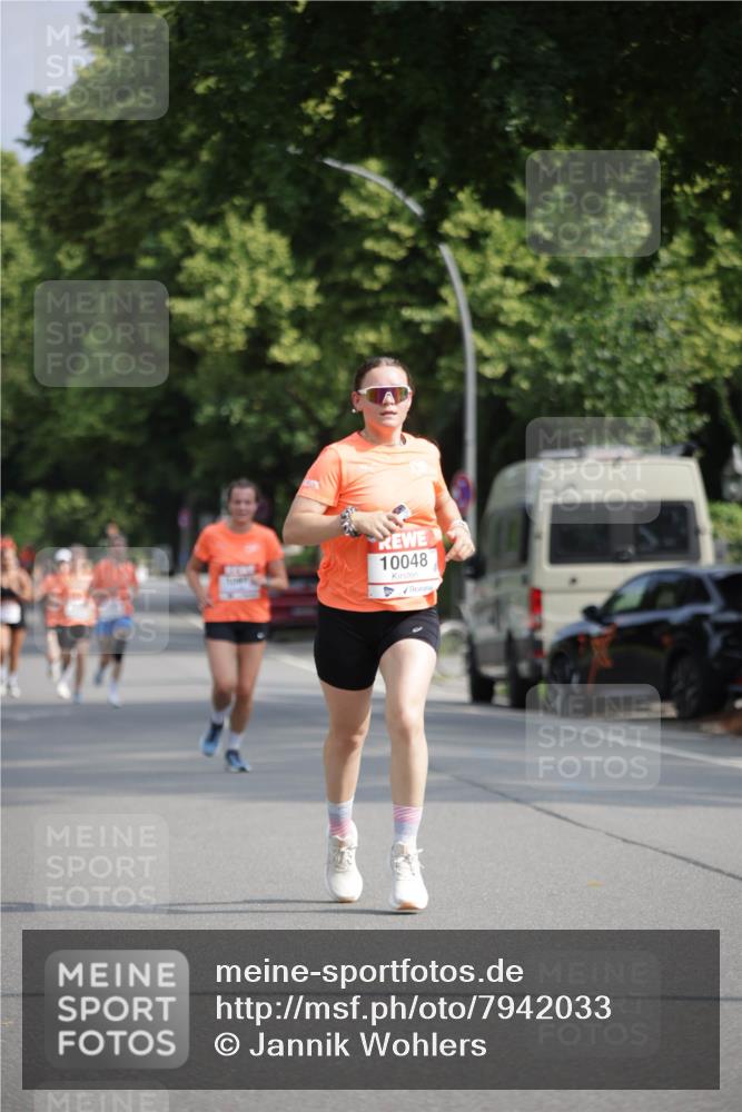15.06.2025 - REWE Women's Run Jannik Wohlers http://msf.ph/oto/7942033 15.06.2025 08:46:35 Laufen 10048 meine-sportfotos.de