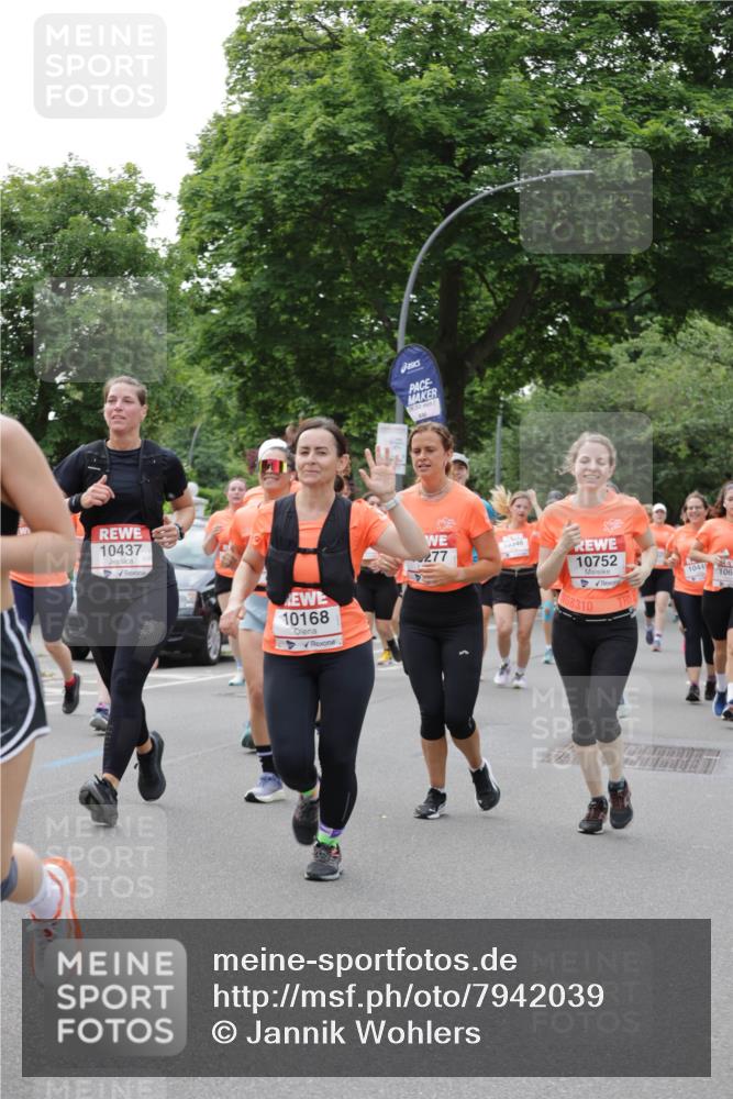 15.06.2025 - REWE Women's Run Jannik Wohlers http://msf.ph/oto/7942039 15.06.2025 08:28:28 Laufen 10437, 10168, 277, 10346, 10752, 8310, 1044, 106 meine-sportfotos.de