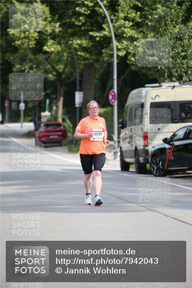 15.06.2025 - REWE Women's Run Jannik Wohlers http://msf.ph/oto/7942043 15.06.2025 09:59:50 Laufen 0259 meine-sportfotos.de