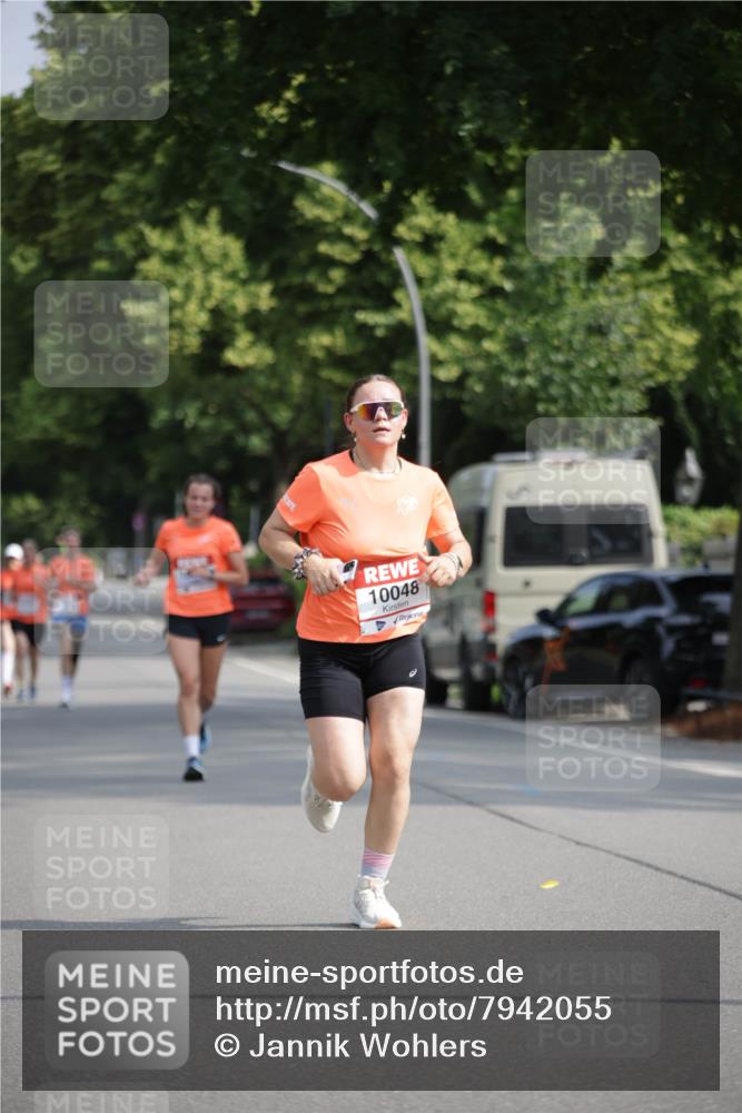 15.06.2025 - REWE Women's Run Jannik Wohlers http://msf.ph/oto/7942055 15.06.2025 08:46:35 Laufen 10048 meine-sportfotos.de