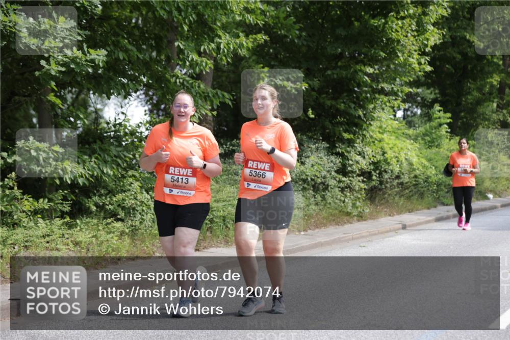 15.06.2025 - REWE Women's Run Jannik Wohlers http://msf.ph/oto/7942074 15.06.2025 10:15:48 Laufen 5413, 5366 meine-sportfotos.de